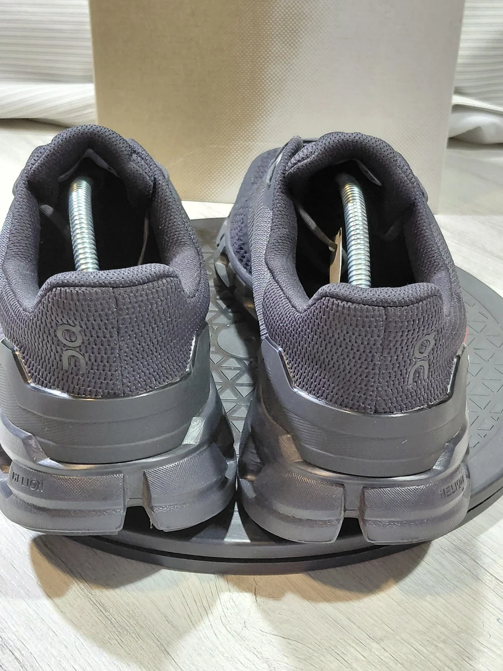 NWT On Mens Cloudflyer Triple Black Running Shoes SIZE MENS 11